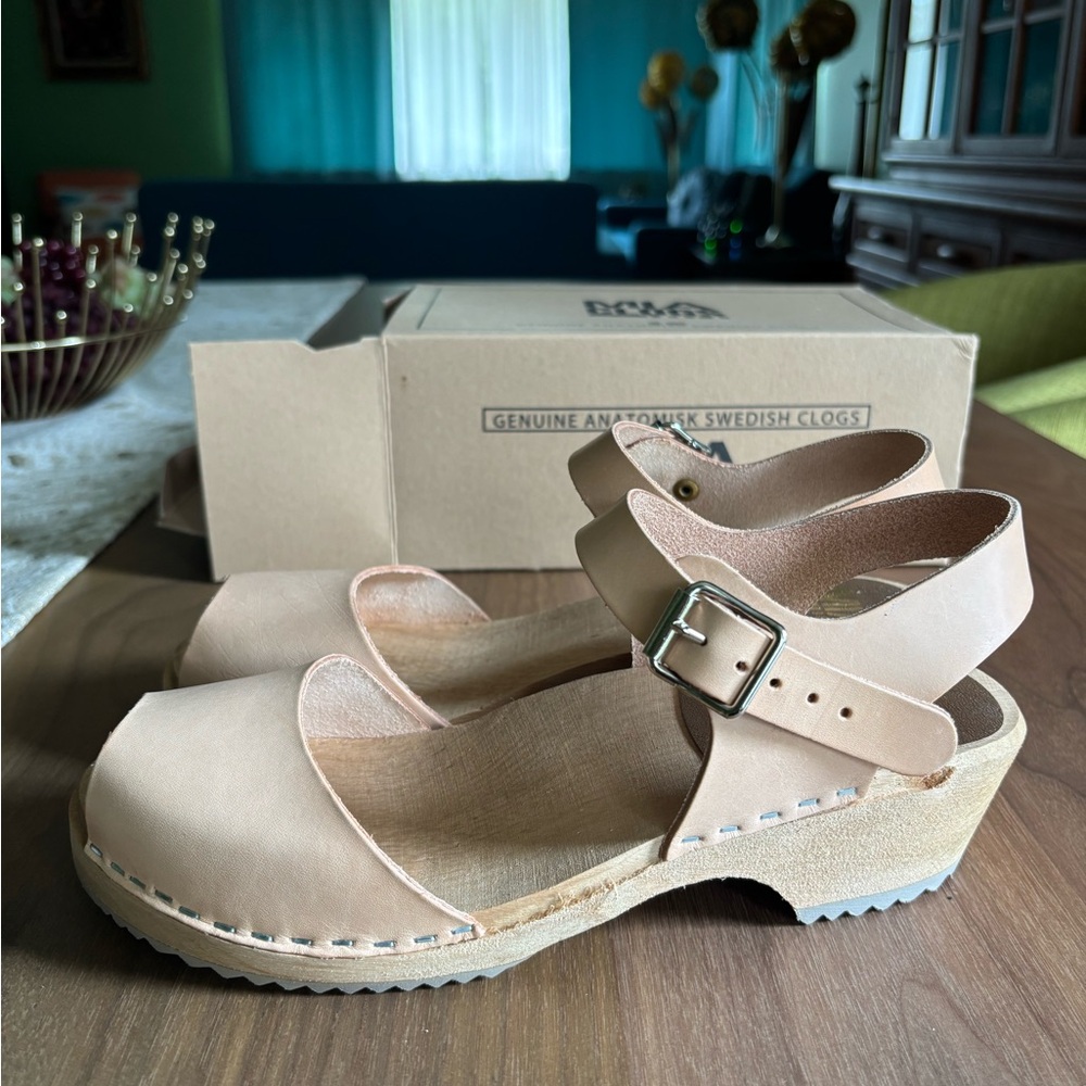 Clogs - Picture 4 of 8